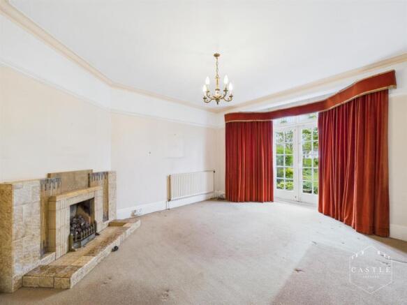 GARDEN/SITTING ROOM