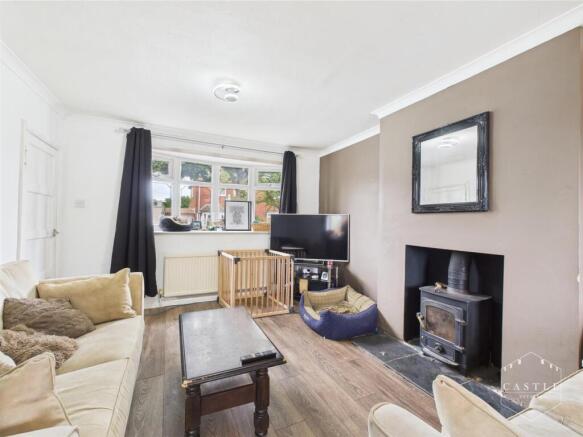 OPEN PLAN LIVING KITCHEN - LOUNGE AREA