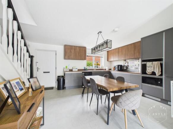 OPEN PLAN LIVING AREA AND KITCHEN
