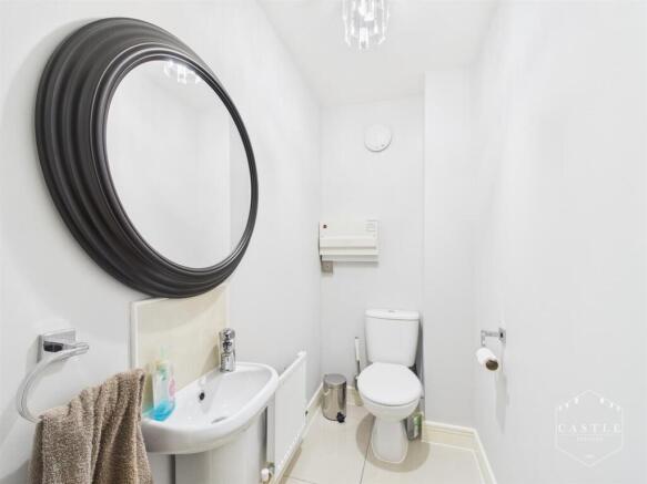 GUEST CLOAKROOM
