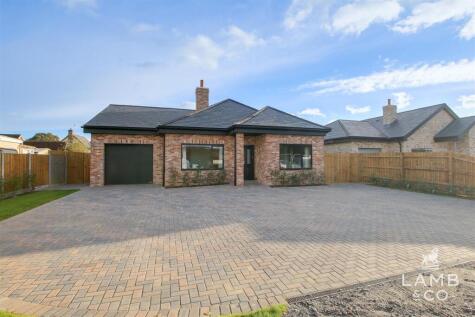 Talbot End, Talbot Road, Little Clacton