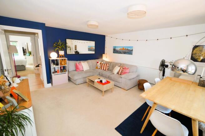 Lounge/dining room