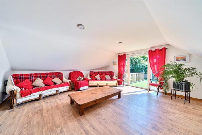 Living room 1.jpg