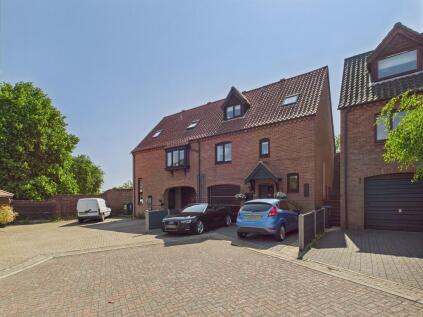 Hillside Court, Bungay