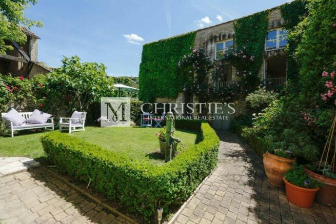 Near Saint Emilion, Garden, Interior court, stone 