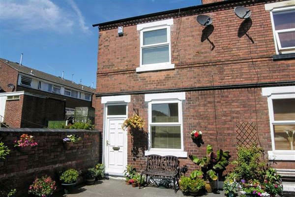 2 bedroom terraced house to rent Meadows