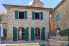 Village House for sale in Pienza, Tuscany, Italy
