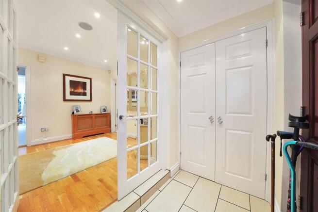 8 Ridgemount Gardens - sA4RBMovuzirDaWavifU.jpg
