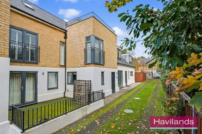 Henrietta Gardens-22.jpg