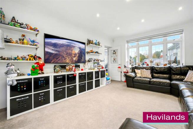 Cranleigh Gardens N21 1DR-22.jpg