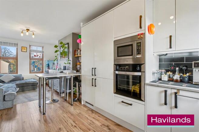 Karyatis Court EN1 1FG-2.jpg