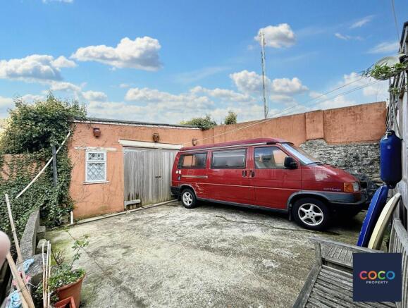 Garage/Parking