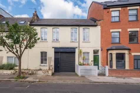 Lefroy Road, London, W12