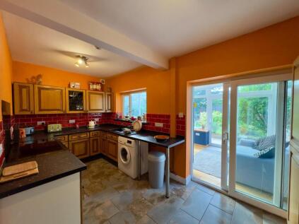 Cornel Grove, Burnley