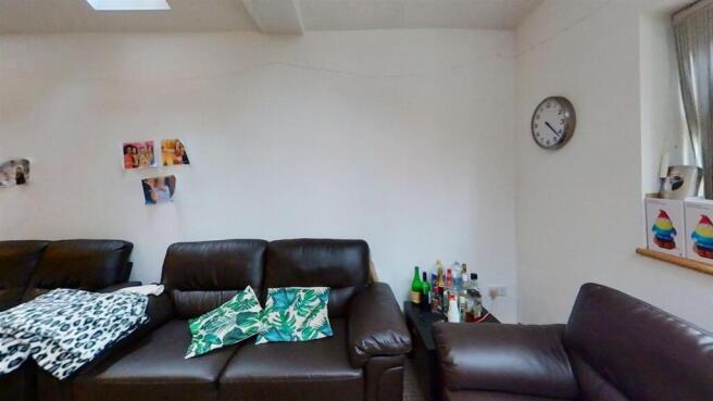 196-Tiverton-Road-Living-Room-2.jpg