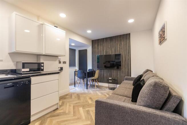 Open Plan Kitchen/ L