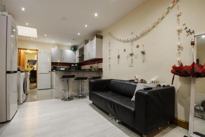 Open Plan Kitchen/ L