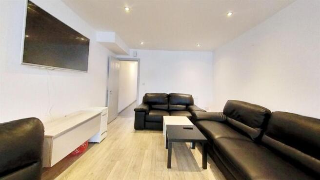 243-Tiverton-Road-Li