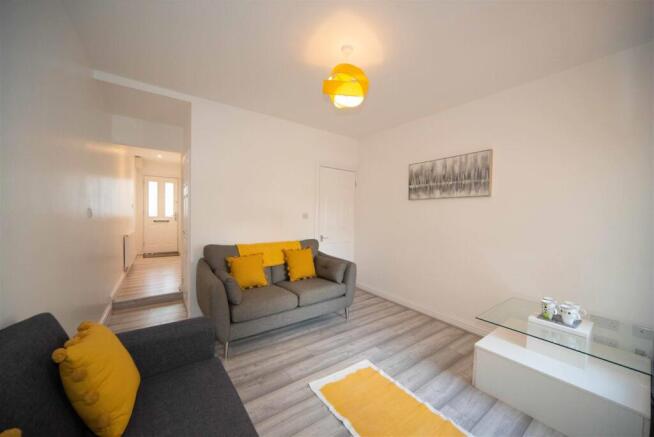 005 living 3 copy.jp