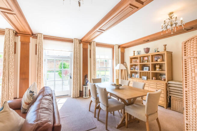 Dining area 2.JPG