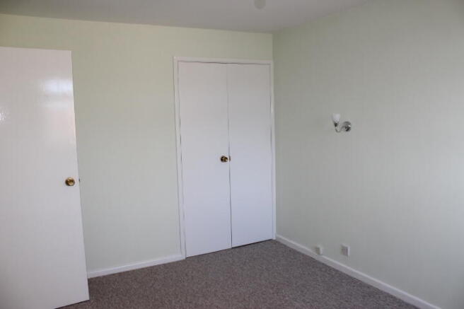 P2060bed1of2.JPG