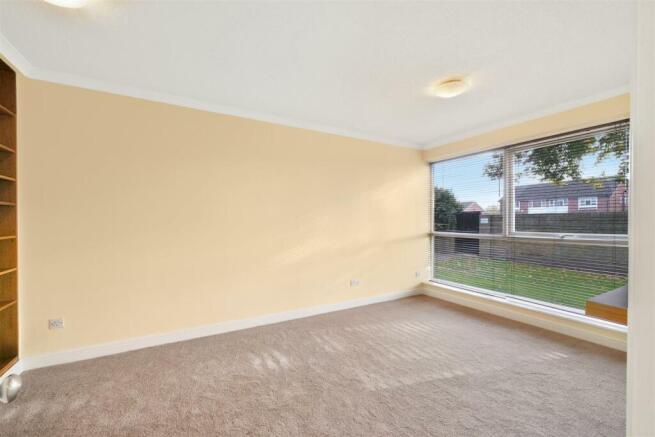 3 Living Room.jpg