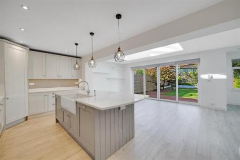 Uxbridge Road, Hampton Hill, TW12