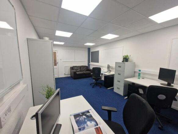 4 Person office