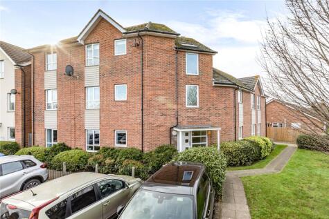 Roakes Avenue, Addlestone, Surrey, KT15