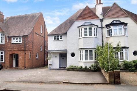 Crouch Oak Lane, Addlestone, Surrey, KT15