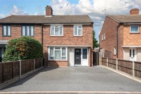 Derwent Close, Addlestone, Surrey, KT15