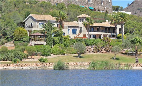 Lake to Villa