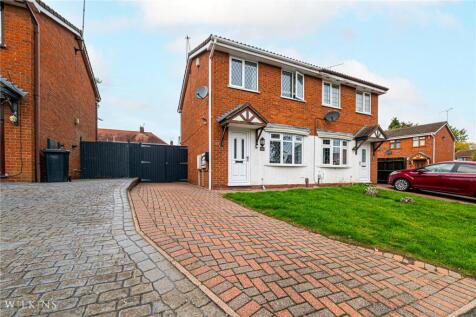 Cumberland Drive, Nuneaton, Warwickshire, CV10