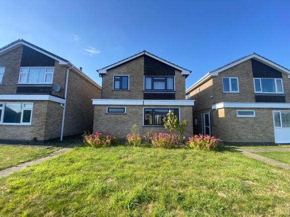 Three Bedroom Detached House on Great Meadow Road