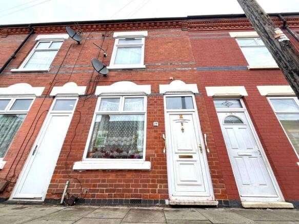Three Bedroom Terraced House on Roberts Road