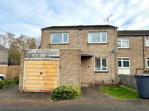 Three Bedroom Semi-Detached House on Kestrel Clos