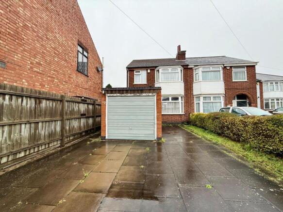 Three Bedroom Semi-Detached House on Harrogate Ro