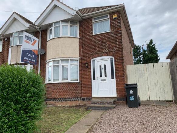 Three Bedroom Semi Detached House on Somerset Ave