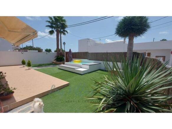 TOWNHOUSE WITH POOL AND TERRACES, San Rafael
