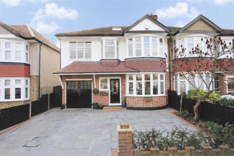 Rosebury Vale, Ruislip, HA4