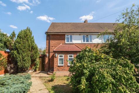 Pine Gardens, Ruislip, HA4