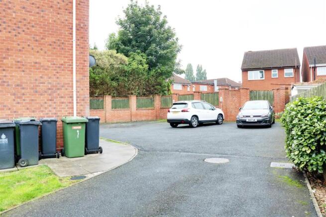 driveway.jpg