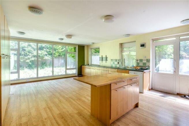 Kitchen/Dining Area