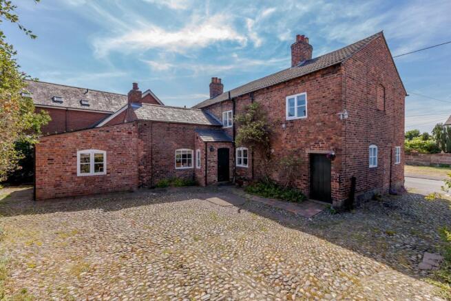 5 Bedroom Detached House For In Frodsham Cheshire Wa6
