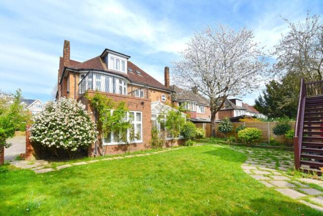 Beachcroft 18r Manor House Drive (1).JPG