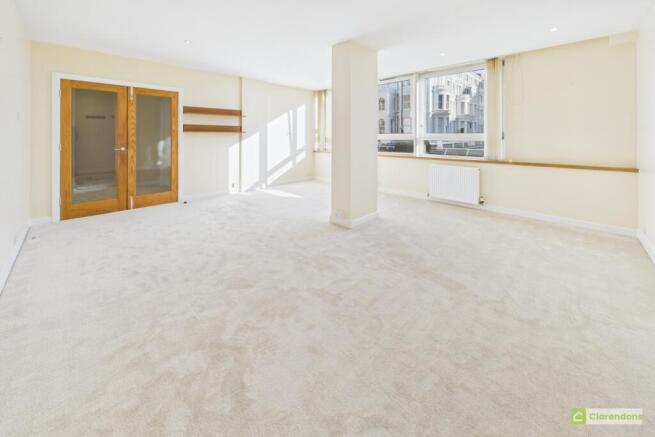 CAM02528G0-PR0425-STILL020