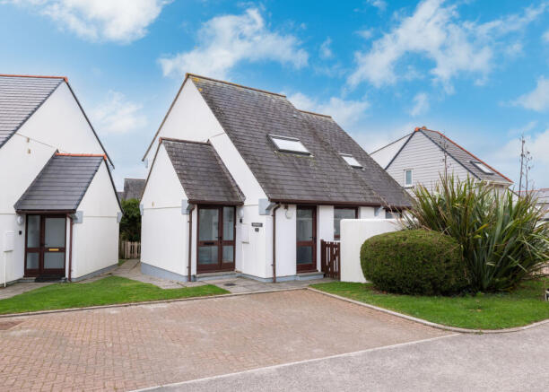 6759bfbcc3a6a_St Moritz Villas 7-32