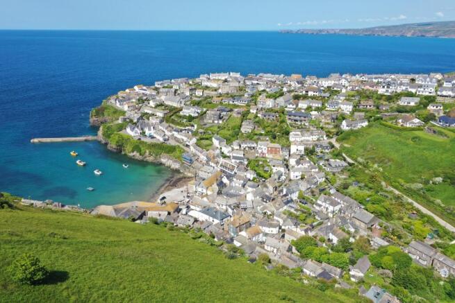 66855fbace304_Drone outline