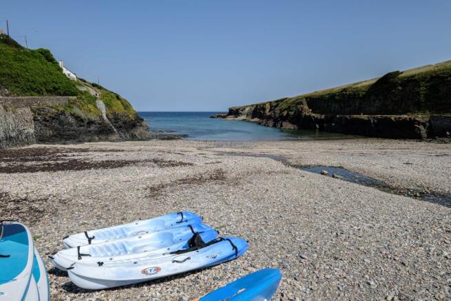 2 Bedroom Cottage For Sale In Port Gaverne Port Isaac Pl29