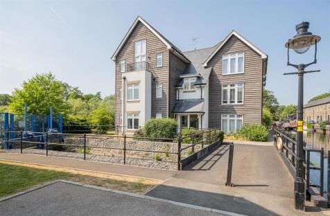 Island Apartments, 32 Royal Quay, Harefield